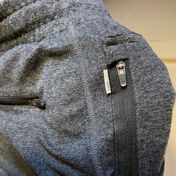 Vuori Men's Ponto Short Midnight Heather shorts - Picture 6 of 8